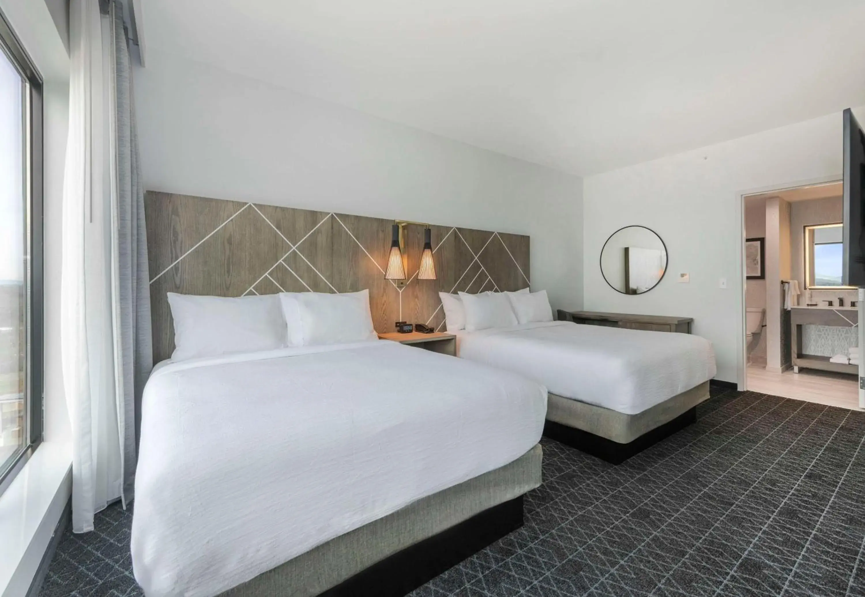 Two-Room Queen Suite with Two Queen Beds - Hearing Access in Embassy Suites By Hilton Asheville Downtown Two-Room Queen Suite with Two Queen Beds - Hearing Access in Embassy Suites By Hilton Asheville Downtown