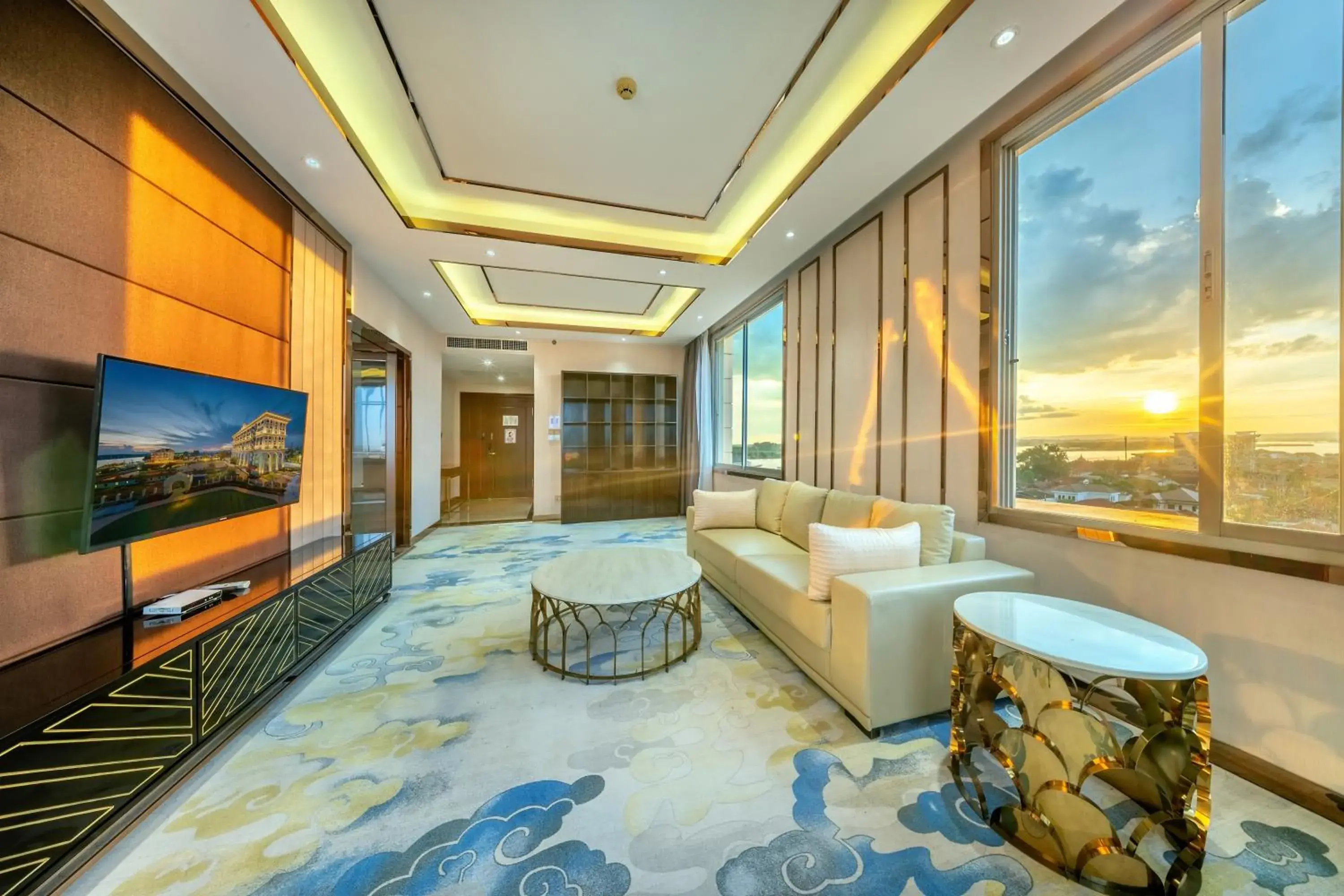 Executive Suite City view in ST Hotel Wattay Airport Executive Suite City view in ST Hotel Wattay Airport