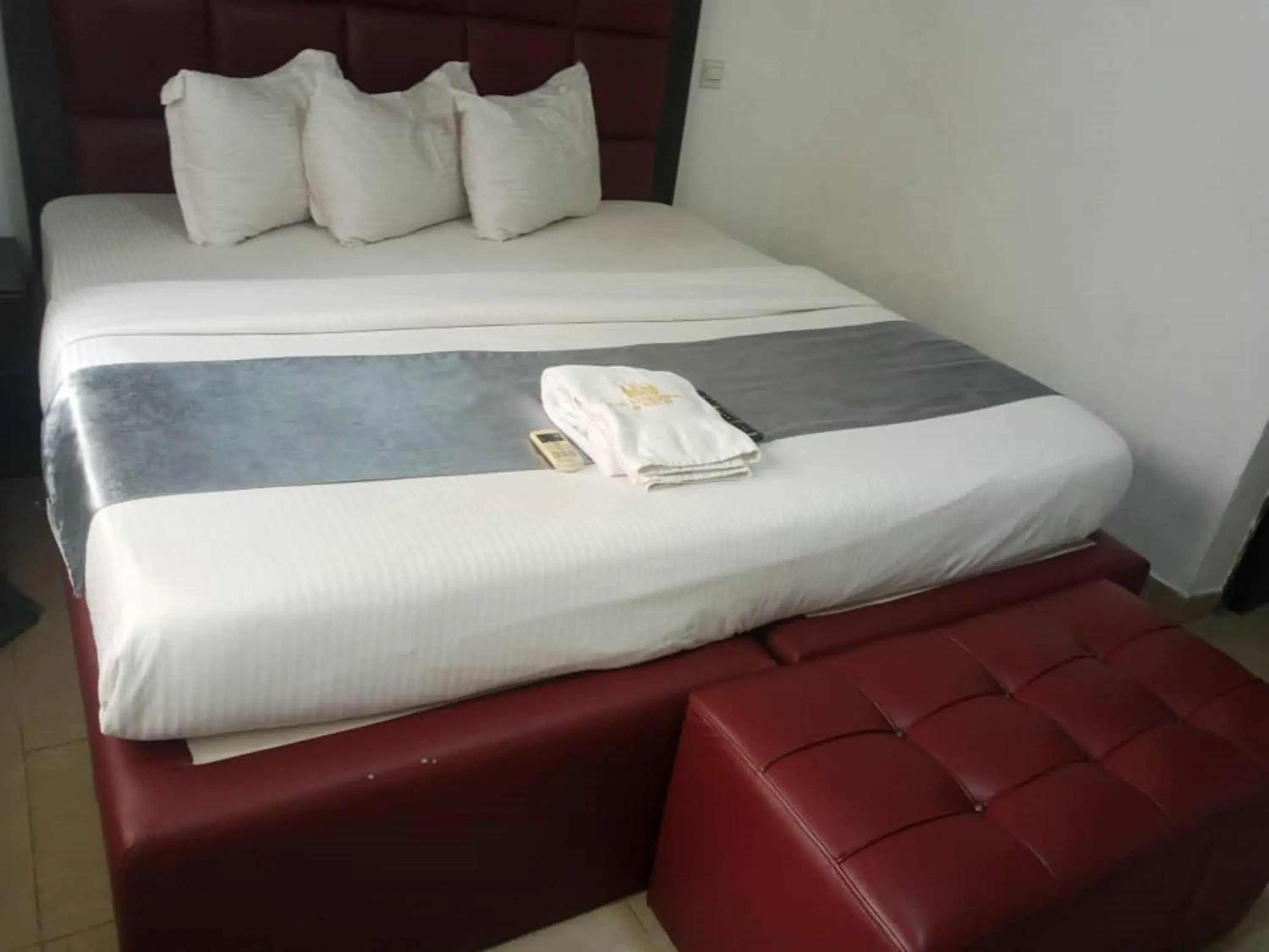 Deluxe Suite in 4th Apartment and Suites Deluxe Suite in 4th Apartment and Suites