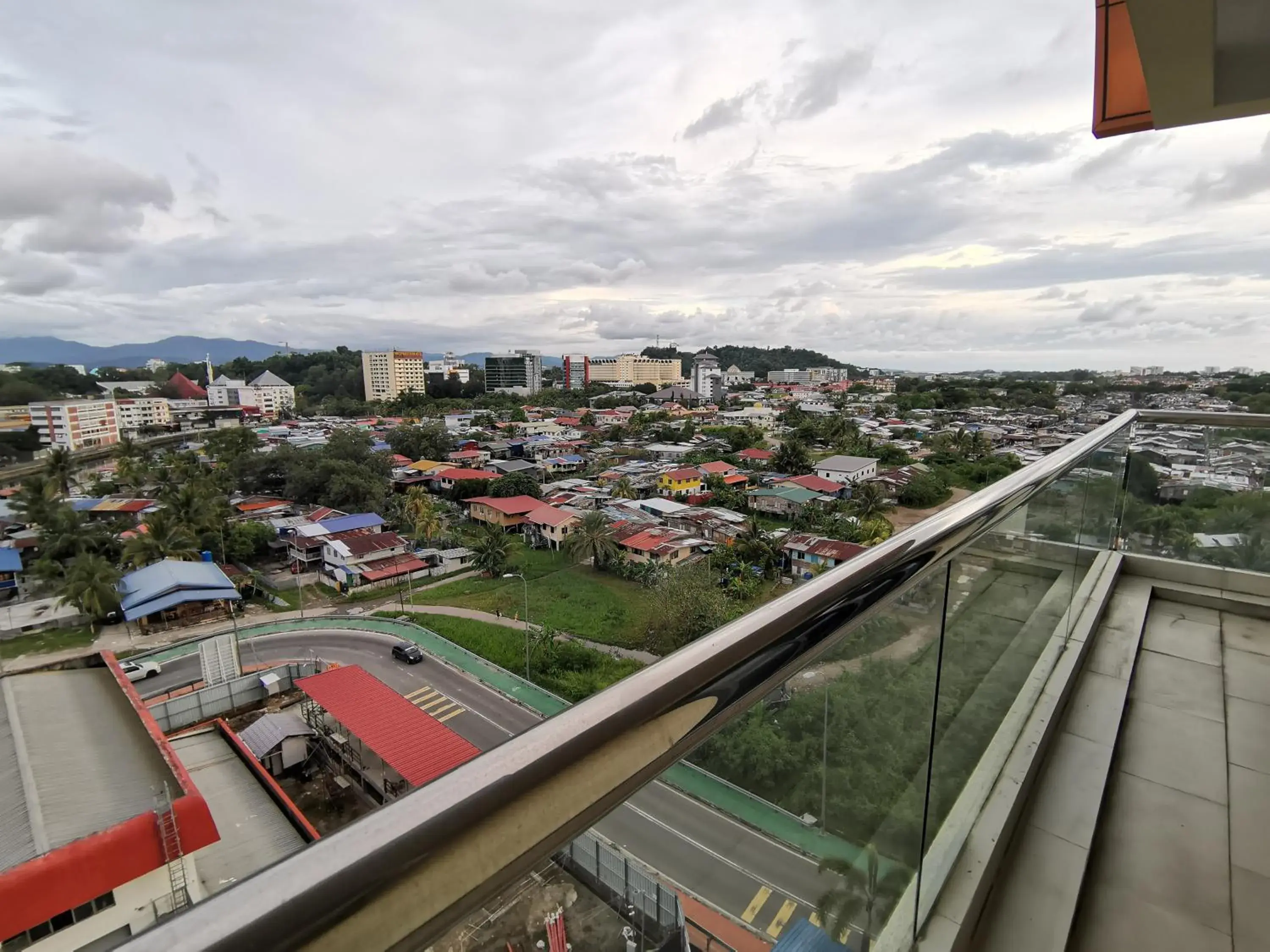 Apartment with Balcony in Greenage MingSuite 明绿时代套房 Kota Kinabalu 亚庇市中心 Apartment with Balcony in Greenage MingSuite 明绿时代套房 Kota Kinabalu 亚庇市中心